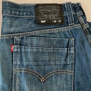 Men’s Levi 569 Jeans
